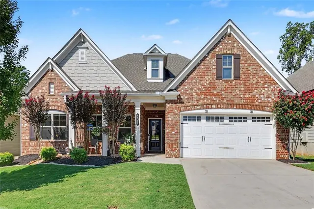 Popular WALNUT PARK AT MUNDY MILL Real Estate