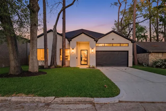 Popular Autumn Oaks Real Estate