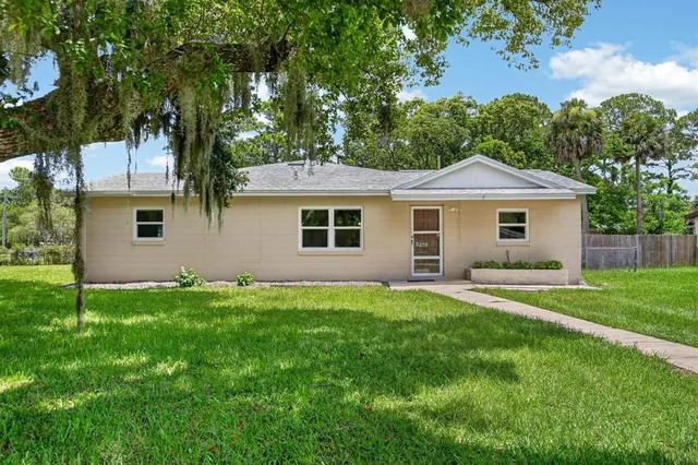 Cheap FLORIDA SHORES Real Estate