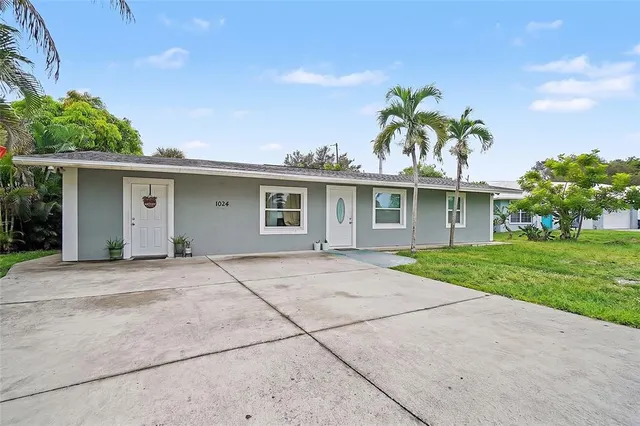 Cheap NAPLES TWIN LAKES Real Estate