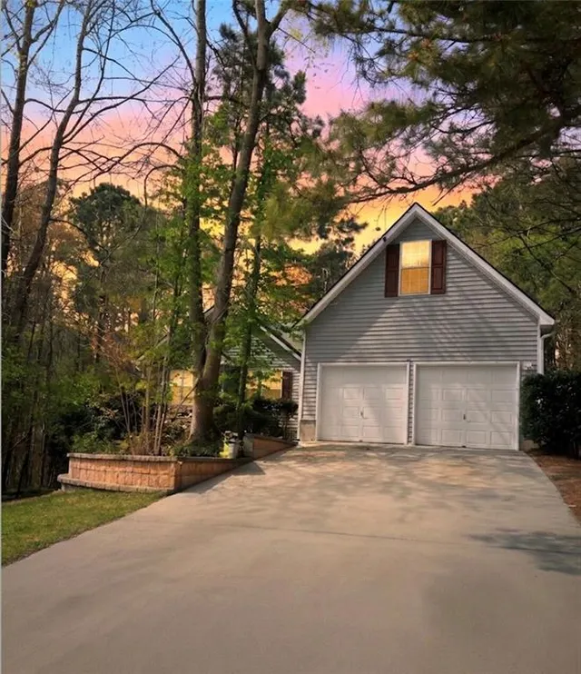 Popular Amberly Glen Real Estate
