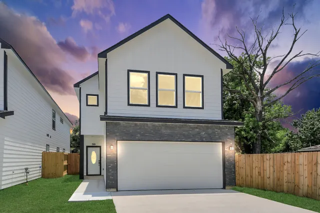 Popular Marjorie Place Real Estate