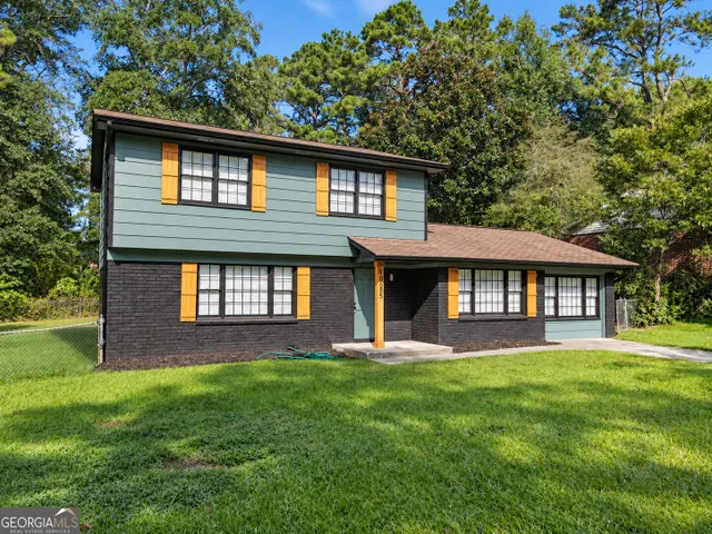 Expensive Clayton Highlands Real Estate