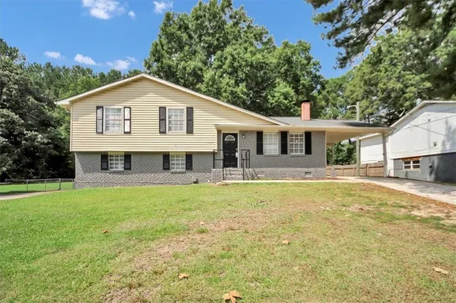 Popular HAMPTON WEST Real Estate
