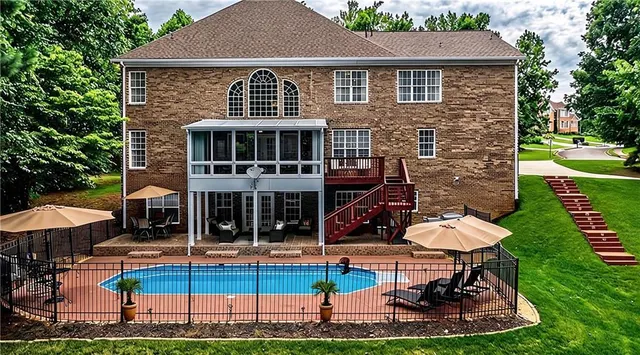 Popular CHATEAU FOREST Real Estate