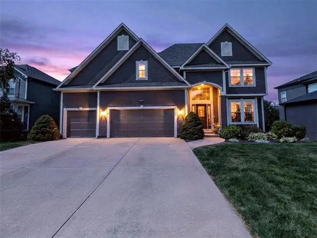 Popular Grey Oaks Madison Ridge Real Estate