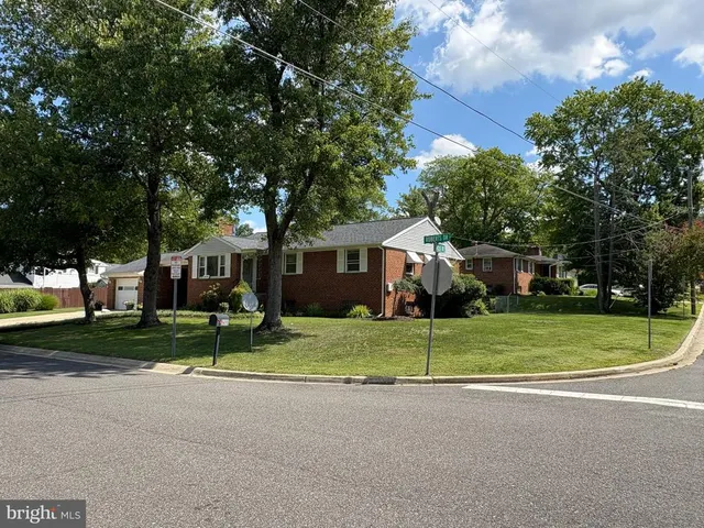 Expensive Brinkley Manor Real Estate