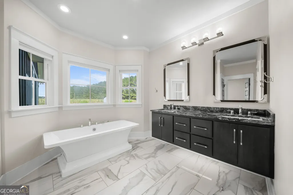 Listing Thumbnail Image 21