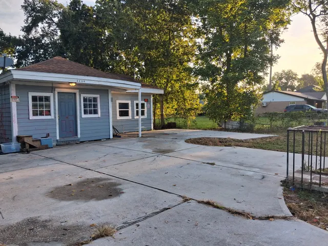 Popular Clairmont Place Real Estate