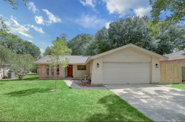 Popular Fairfax Sec 01 Real Estate
