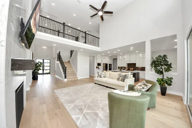 Popular DUNHAM POINTE SEC 10 Real Estate