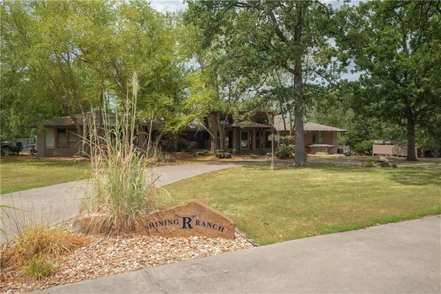 Popular Lamar Real Estate