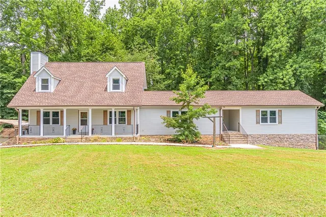 Popular Forsyth Estates Real Estate