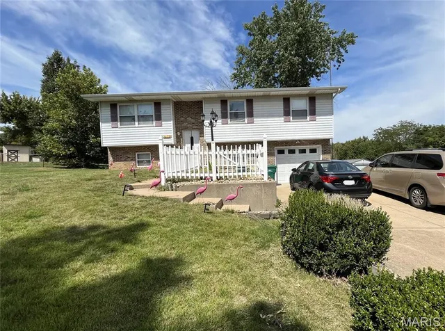 Popular Holly Hills Terrace Real Estate