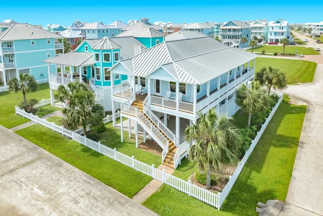 Cheap Beachside Village 2004 Real Estate