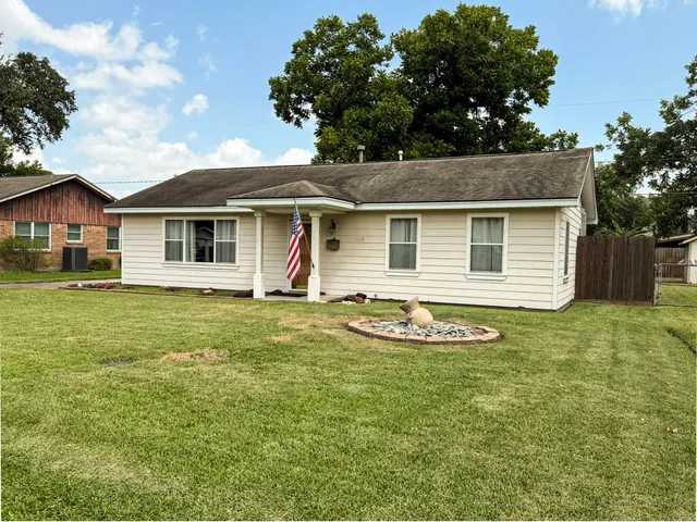 Popular Clark Pines Sec 02 Real Estate