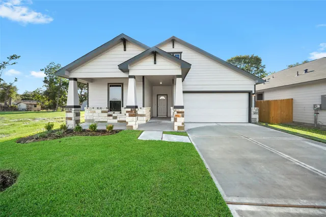 Popular Pecan Orchard Estates Real Estate