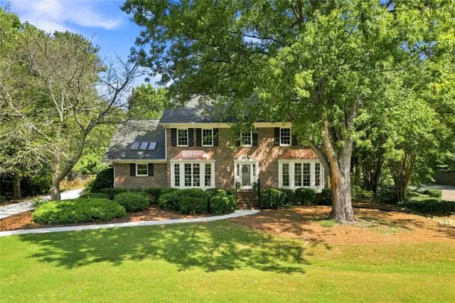 Popular Roswell Station Real Estate