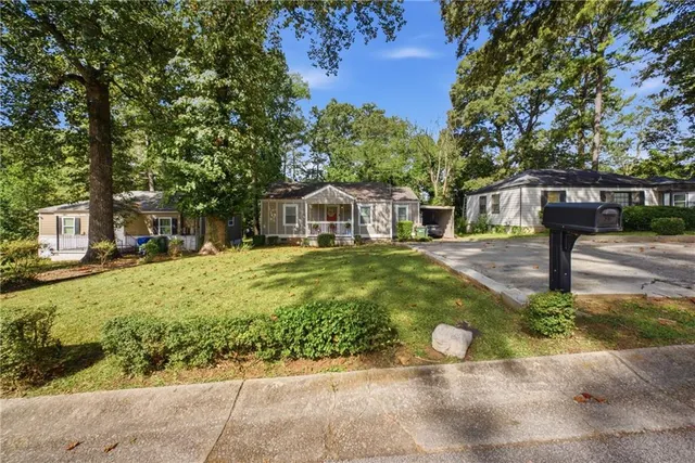 Popular Norwood Manor Real Estate
