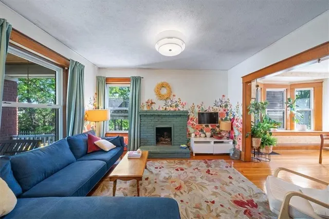 Popular Merriam Place Real Estate