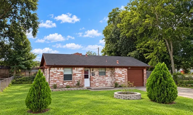 Popular Melrose Park Section 3 Real Estate