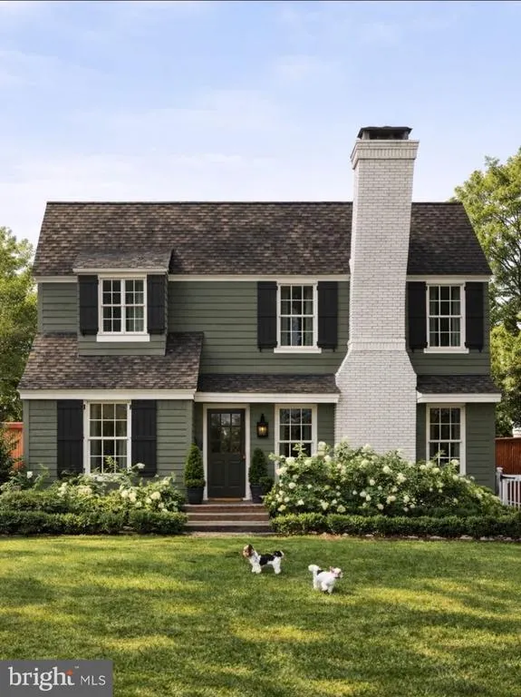 Popular Williamsburg Village Real Estate