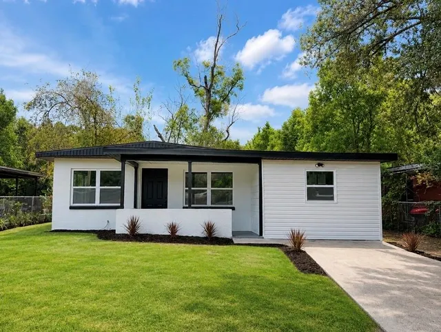 Popular PECAN PLACE Real Estate