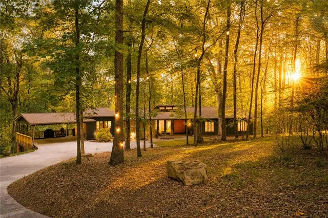 Popular Hamilton Country Estates Real Estate