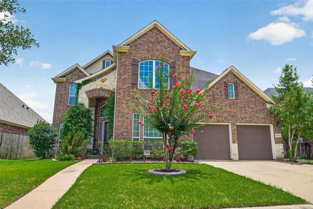 Popular Auburn Manor At Riverstone Sec 3 Real Estate