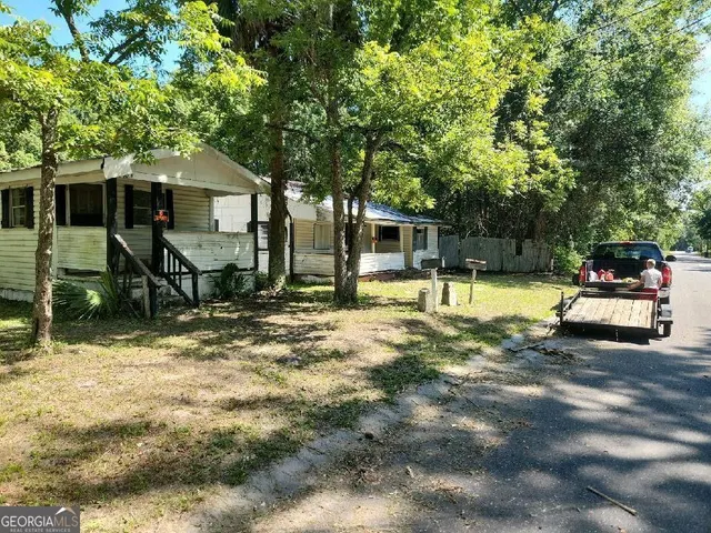Popular Riverside Park Real Estate