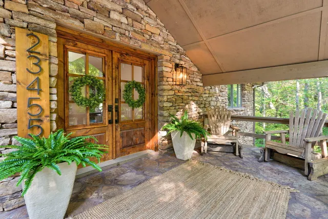 Popular Greenwoods Real Estate