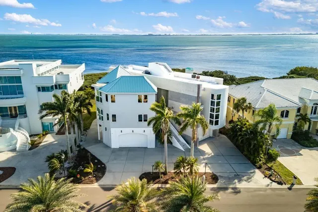 Popular ESPLANADE ON THE BAY Real Estate