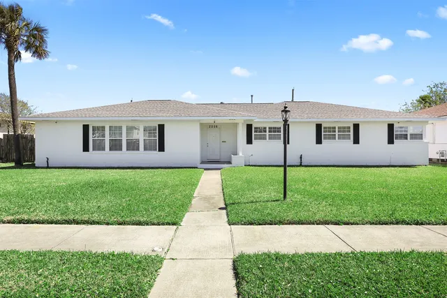 Popular Wimcrest Real Estate