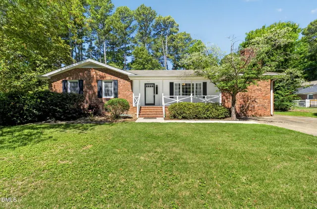 Popular Lakeside Real Estate