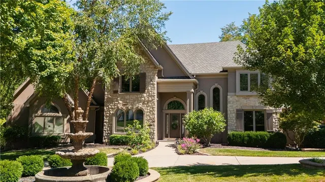 Expensive Tremont Manor Real Estate