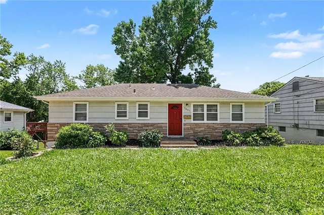Popular Lakeview Gardens Real Estate