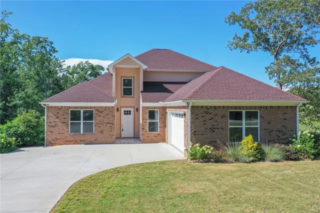 Popular Top Sail Bay Real Estate
