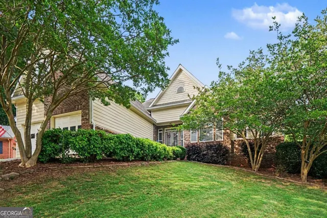 Popular YOUNG DEER HARBOUR Real Estate