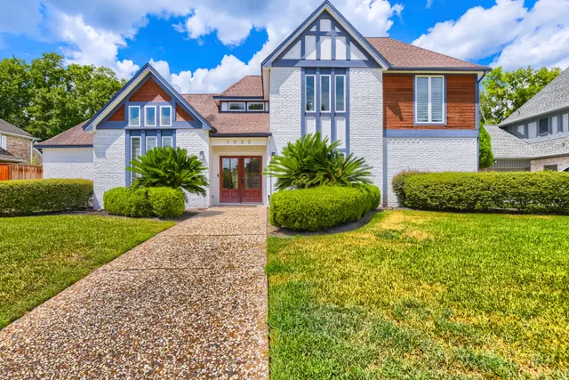 Popular Fleetwood Sec 06 Real Estate