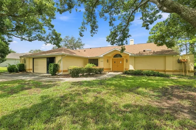 Popular HUNTINGTON WOODS Real Estate
