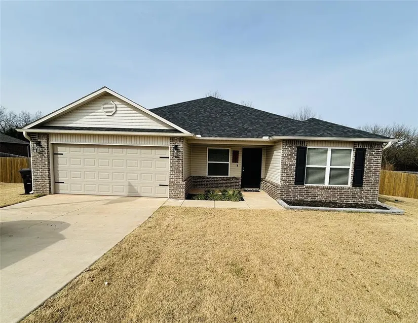 5668 Bent Creek Rd Shawnee OK