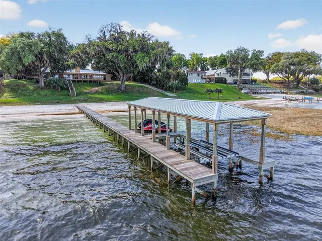 Popular LAKE WEIR Real Estate