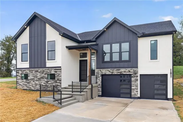 Popular Peregrine Falcon Estates Real Estate