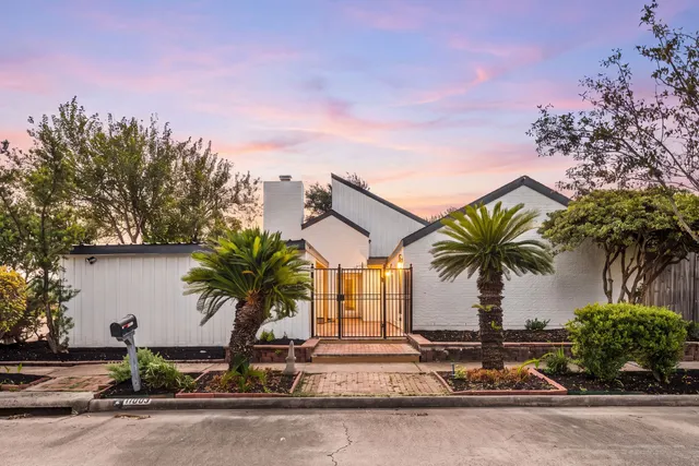 Popular Northbrook Patio Hms Fondren S Real Estate