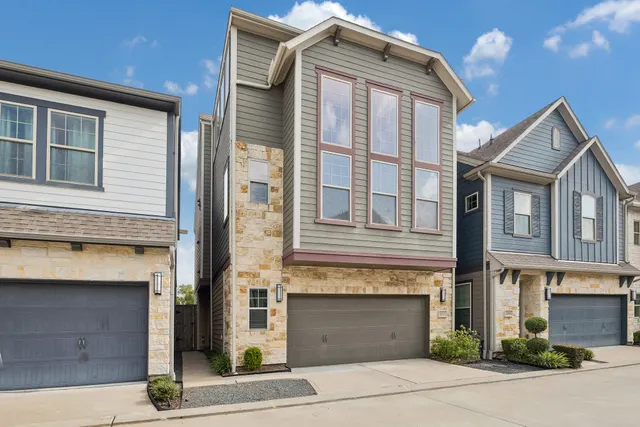 Popular Ashford Manor Real Estate