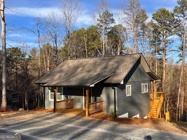 Popular Lakeside Hills Real Estate