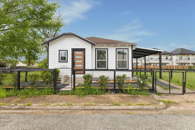 Popular Mccomb L B Real Estate
