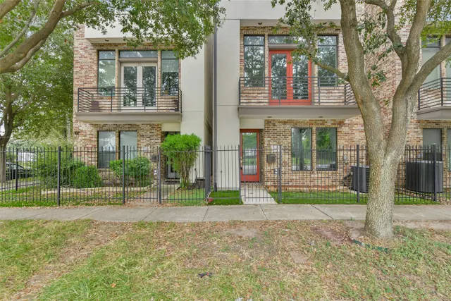 Popular Eado Skyline Real Estate