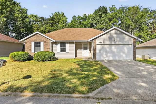 Popular Pinewood Real Estate