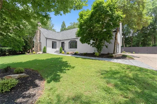 Popular Atlanta Country Club Real Estate